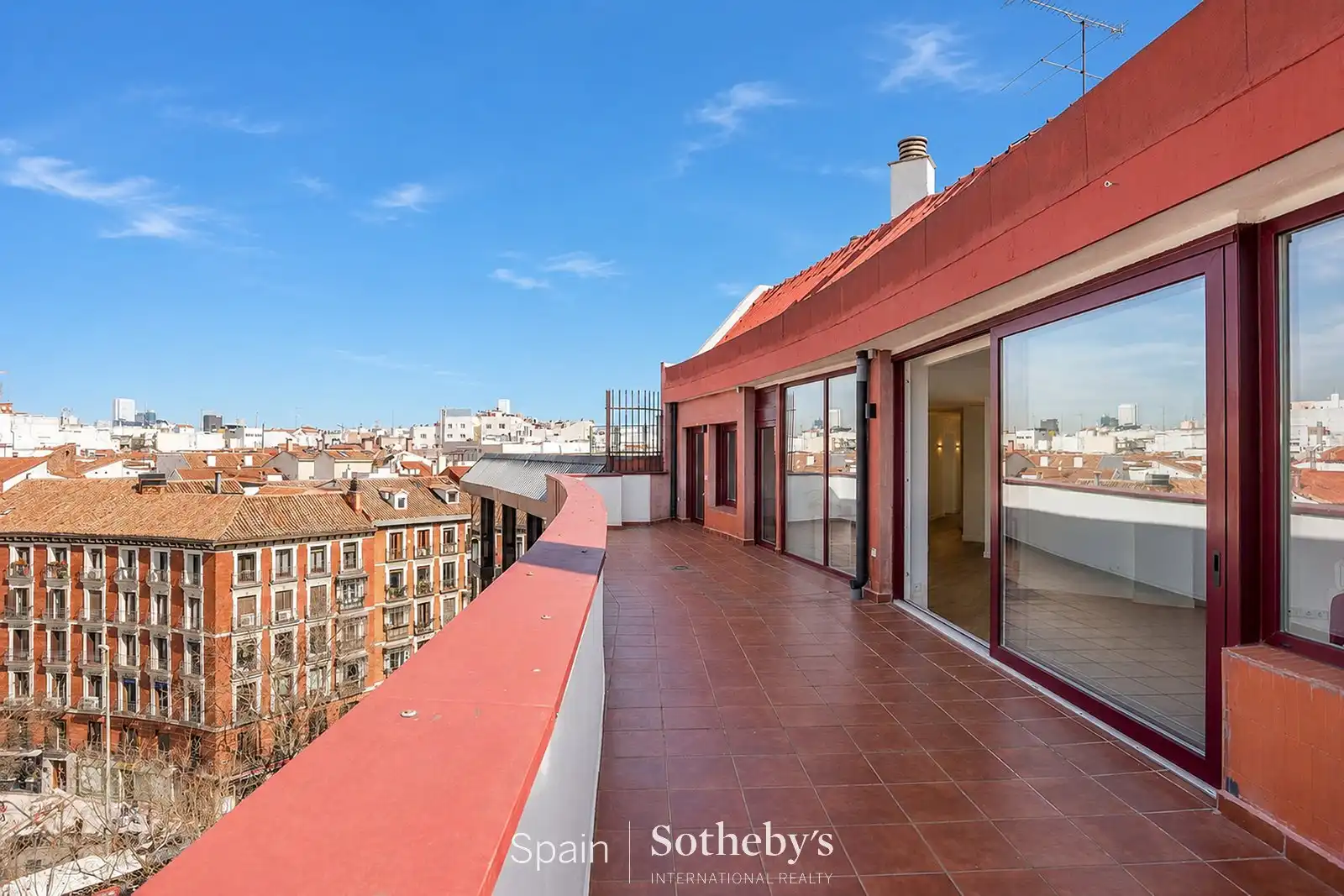 Ático con ascensor en venta en Glorieta de Ruiz Giménez