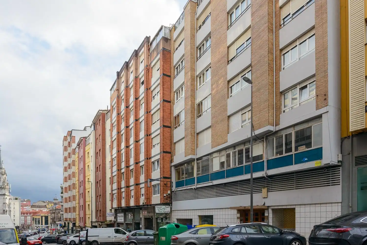 Vista exterior de Oficina en venda en Avilés