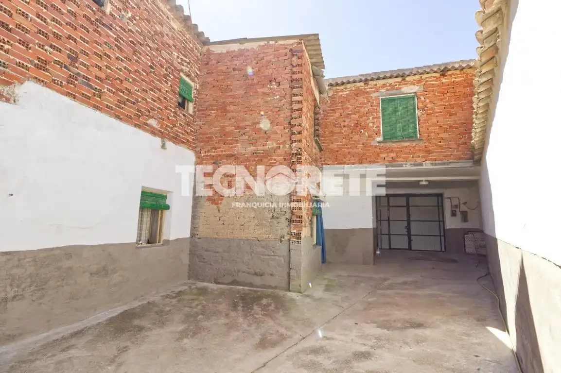 Vista exterior de Casa adosada en venta en Consuegra con Jardín privado