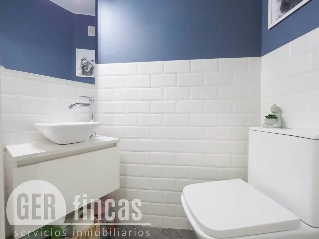 Bathroom of Flat for sale in Rubí  with Air Conditioner, Heating and Parquet flooring