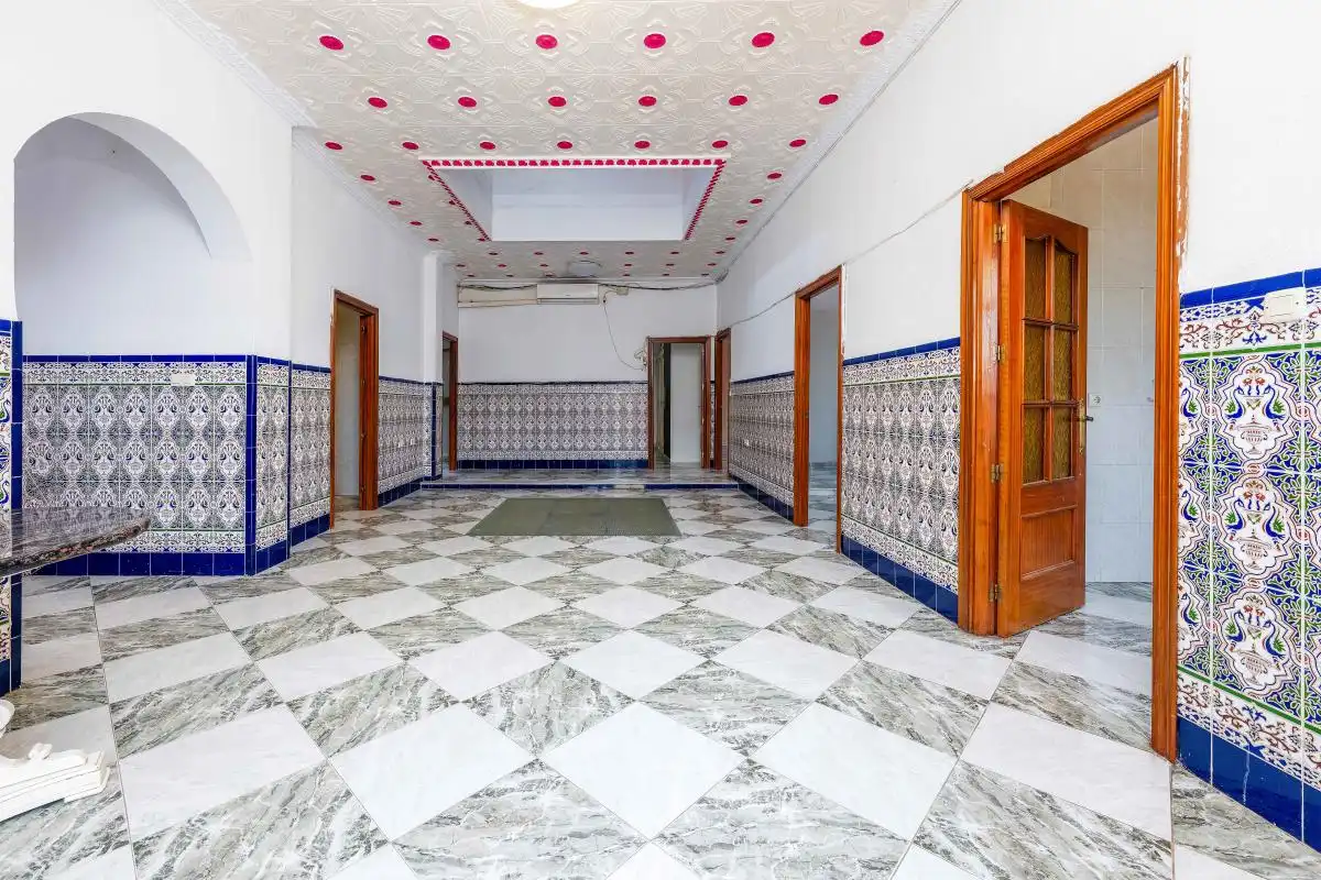 Casa adosada en venda en Sevilla amb Calefacció