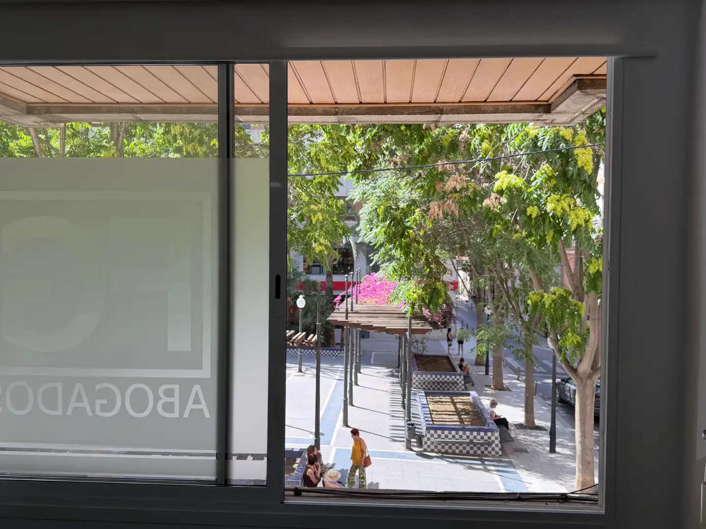 Terraza de Oficina de alquiler en Elda con Aire acondicionado, Calefacción y Amueblado