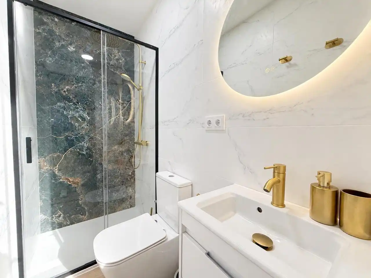 Badezimmer von Wohnung zur untervermieten in Las Palmas de Gran Canaria mit Möbliert und Internet