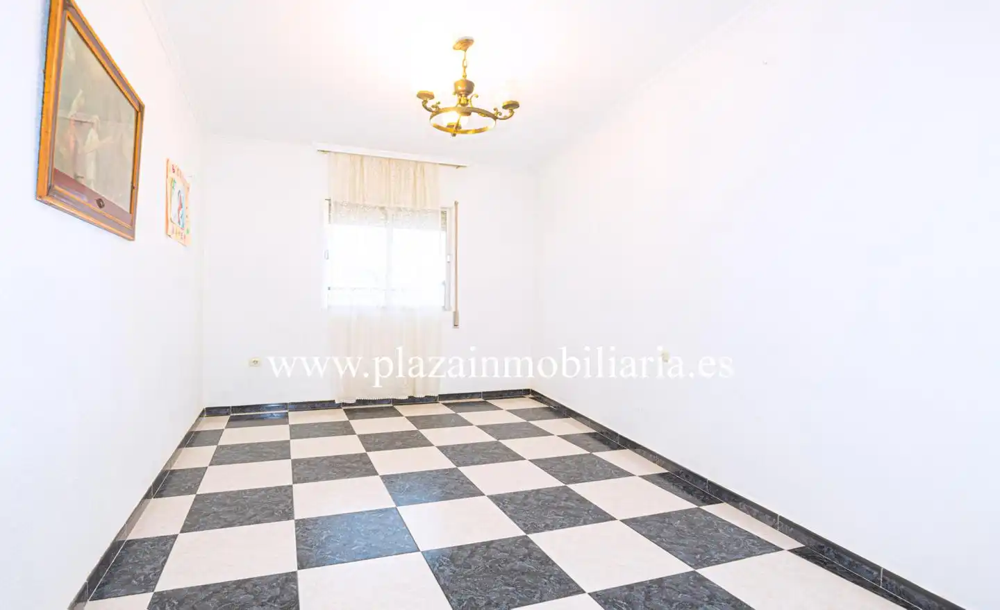 Habitación de Planta baja en venta en Lucena con Terraza y Trastero