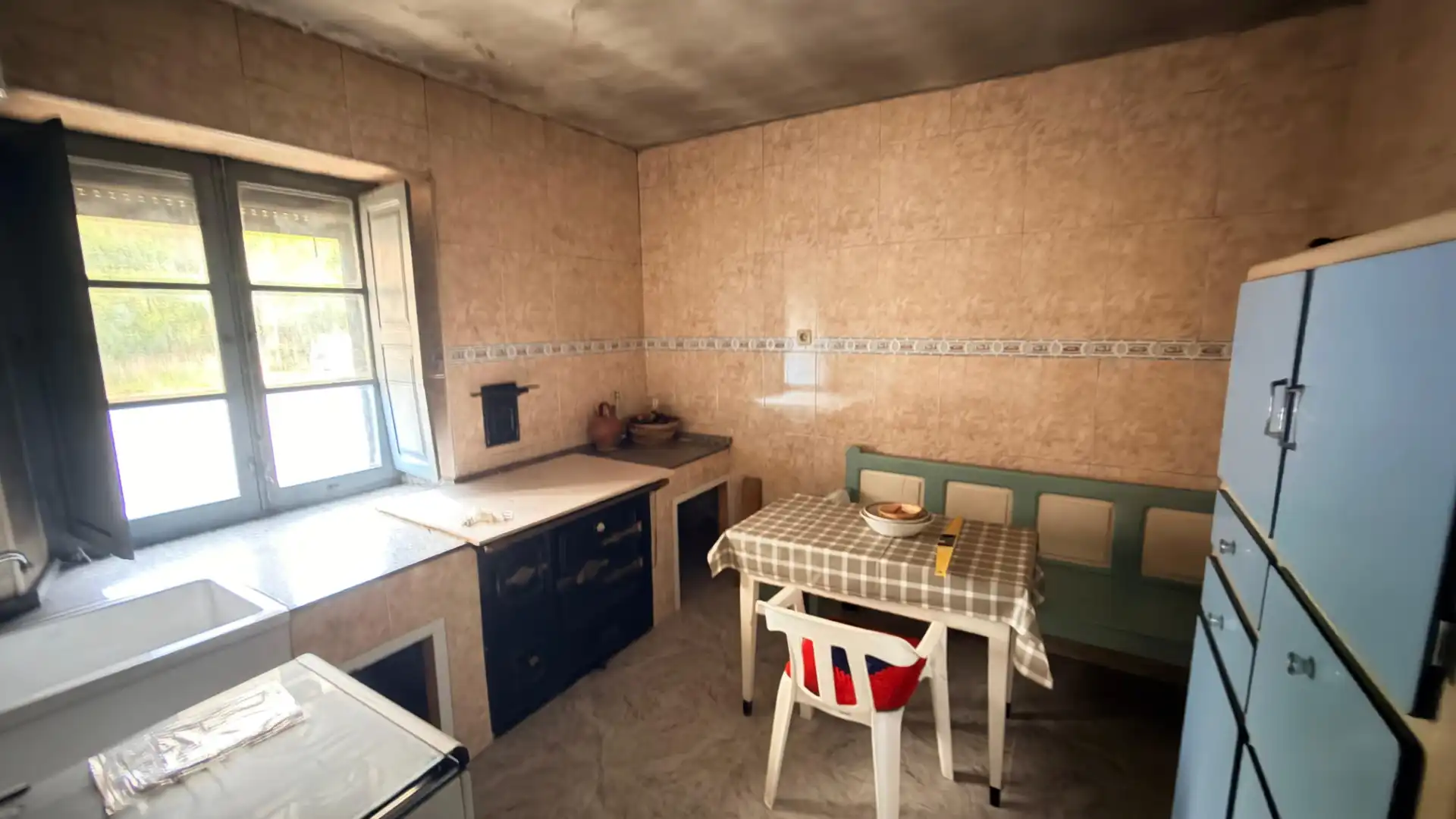 Kitchen of Country homes for sale in Matallana de Torío  with Private garden, Storage room and Furnished