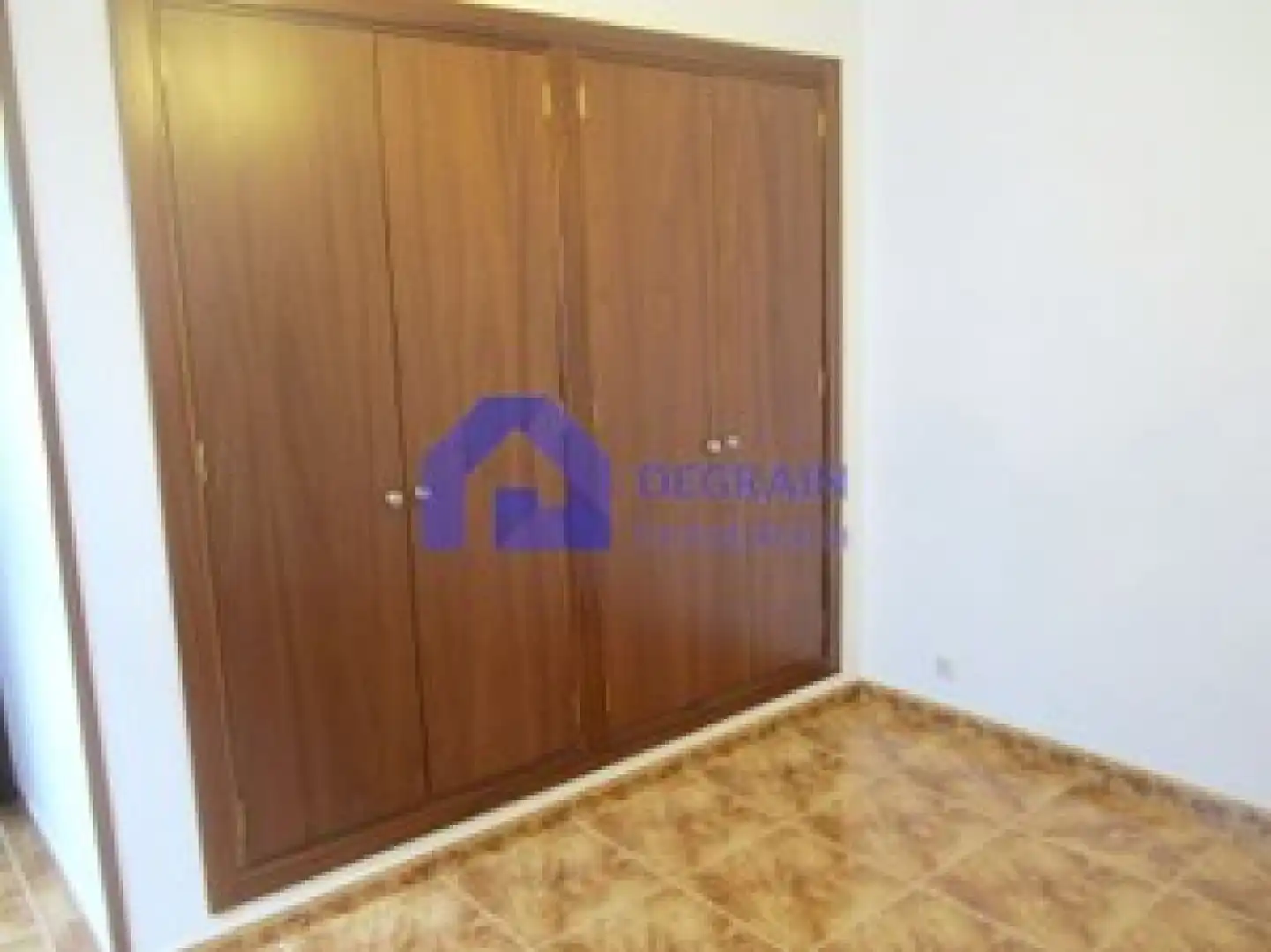 Dormitori de Àtic de lloguer en Oviedo  amb Terrassa i Moblat