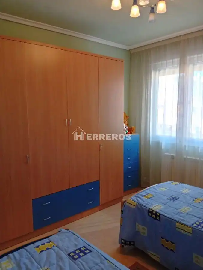 Habitación de Piso en venta en Entrena con Calefacción, Terraza y Trastero