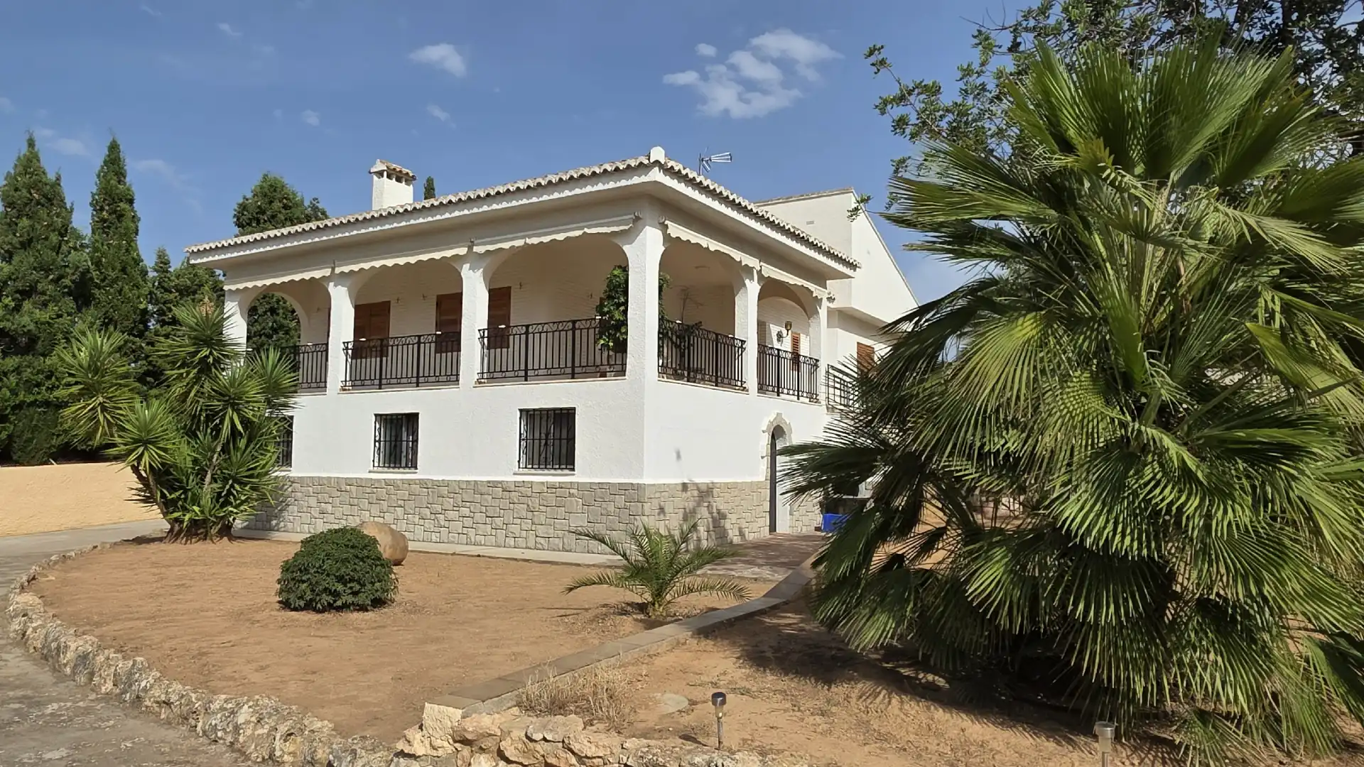 Vista exterior de Casa o xalet en venda en Bétera amb Jardí privat, Terrassa i Traster