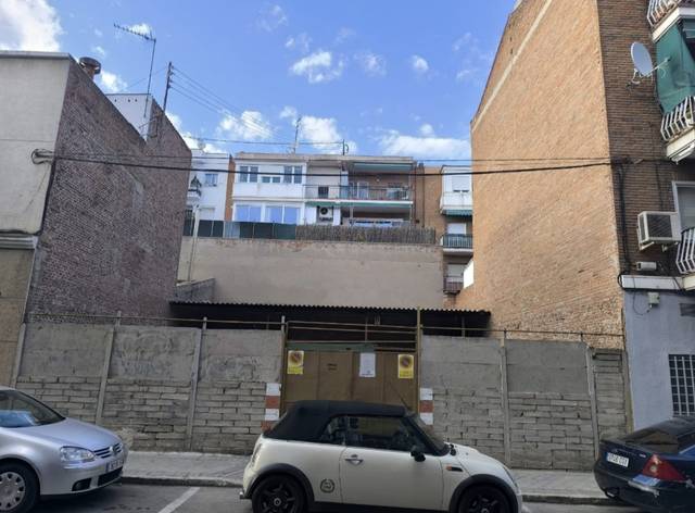Terreno en Venta en Calle de Caunedo, 55 en Simancas
