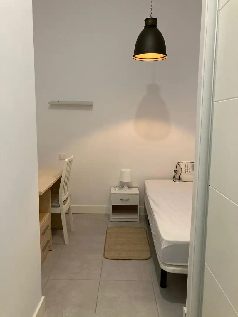 Habitación de Planta baja en venta en Madrid con Calefacción