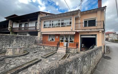 Vista exterior de Casa adosada en venda en Alfoz de Lloredo amb Terrassa