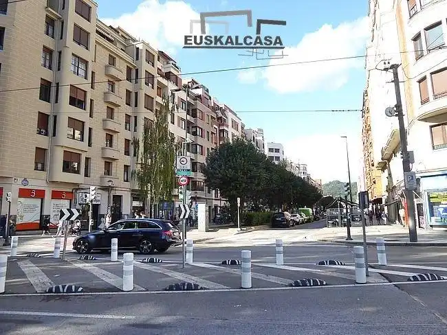 Vista exterior de Piso en venta en Bilbao  con Terraza