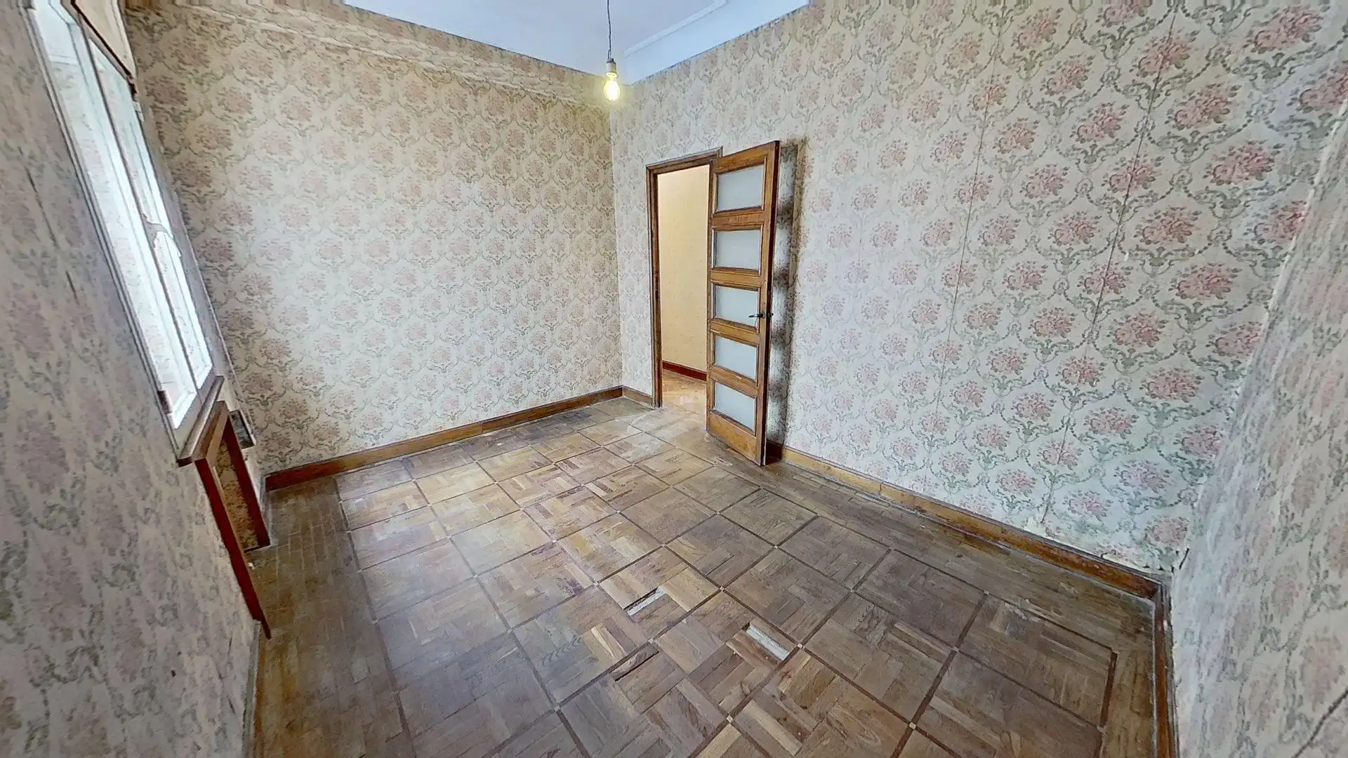 Habitación de Piso en venta en Oviedo  con Calefacción