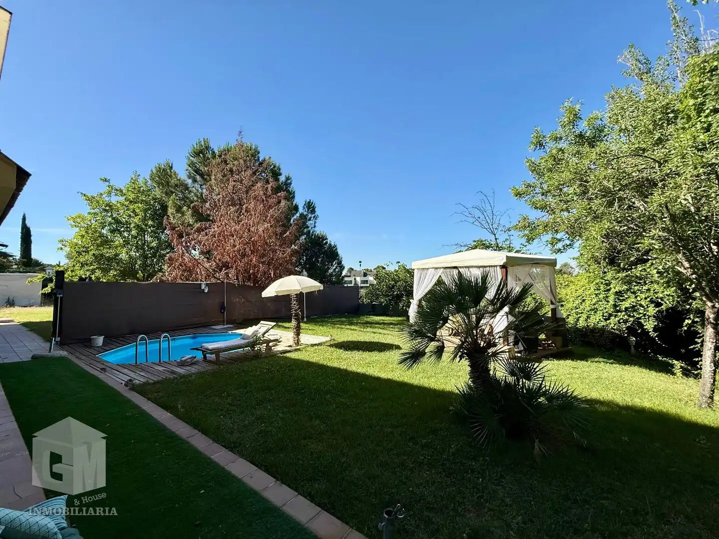 Jardí de Casa o xalet en venda en Villaviciosa de Odón amb Aire condicionat, Calefacció i Jardí privat