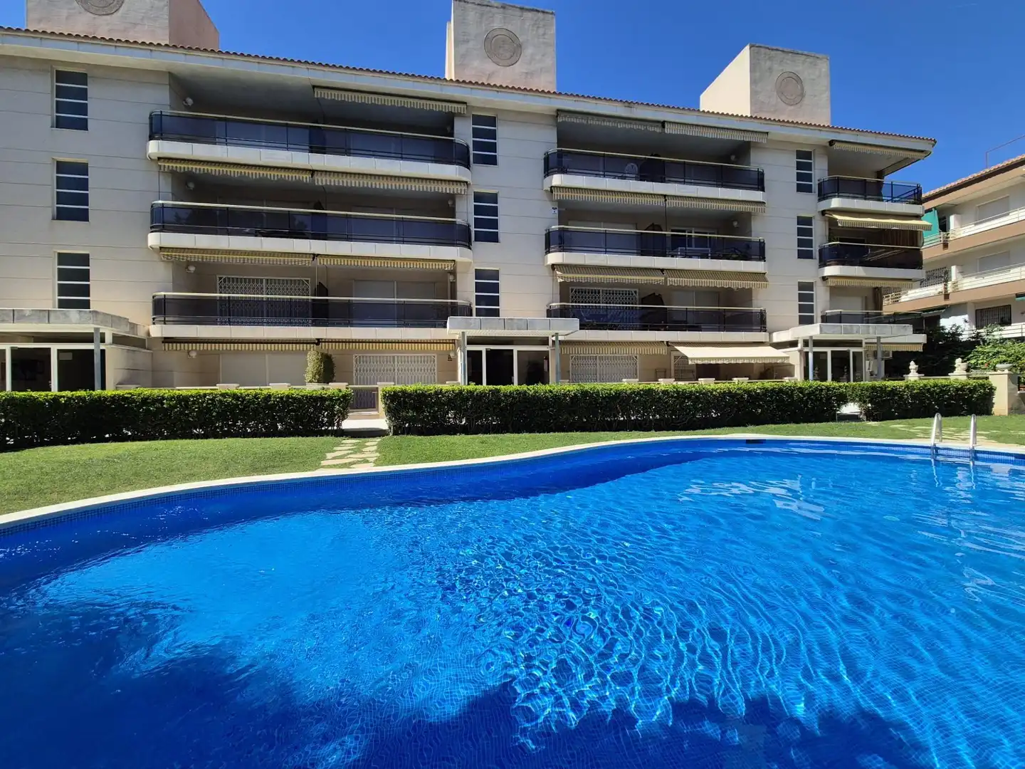Schwimmbecken von Erdgeschoss zum Verkauf in El Vendrell mit Klimaanlage, Heizung und Terrasse