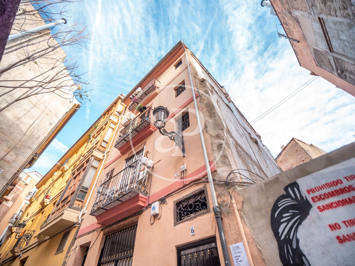 Vista exterior de Casa o xalet en venda en  Valencia Capital amb Moblat i Balcó