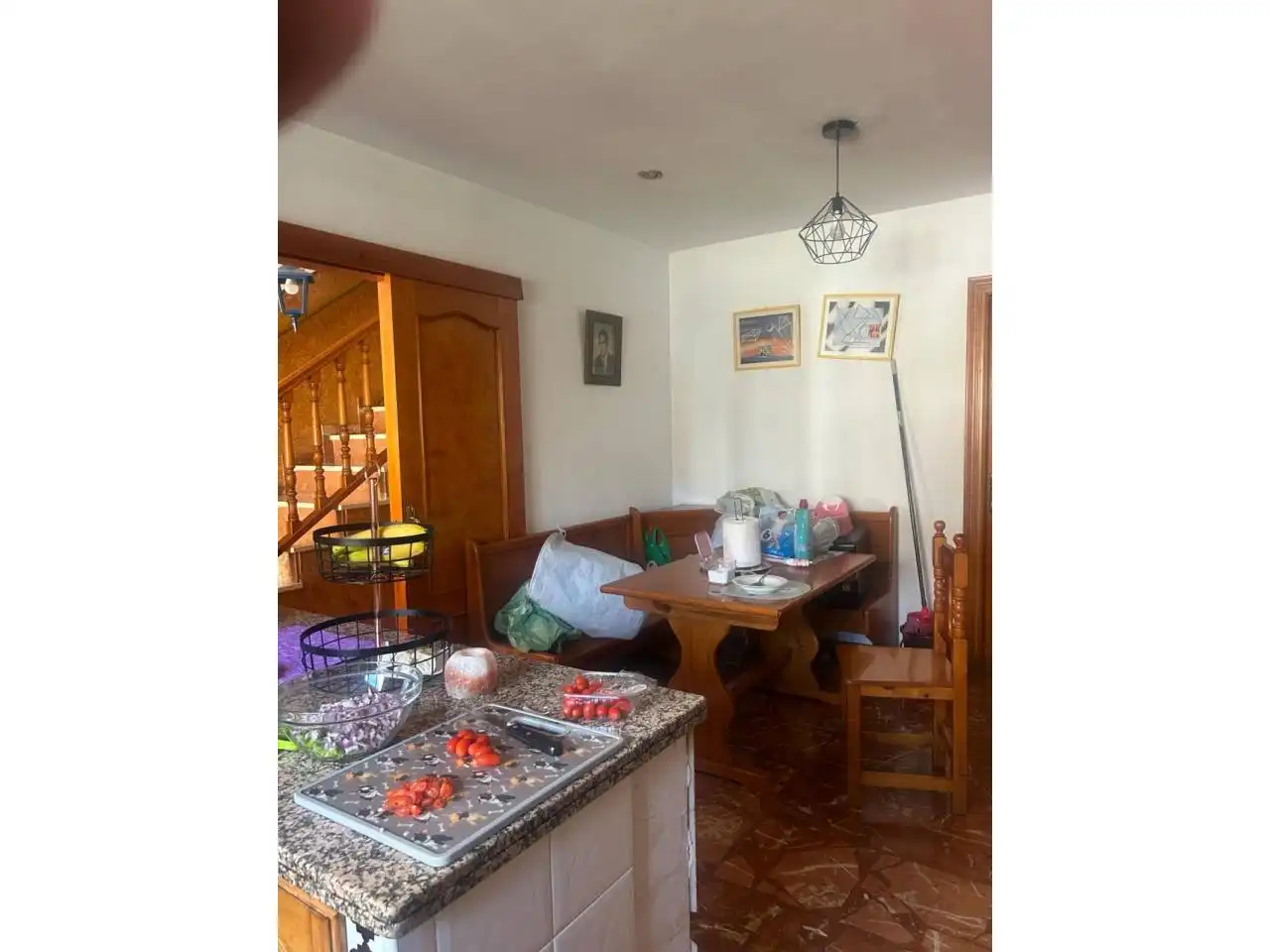 Küche von Einfamilien-Reihenhaus zum Verkauf in Estepona mit Klimaanlage und Terrasse