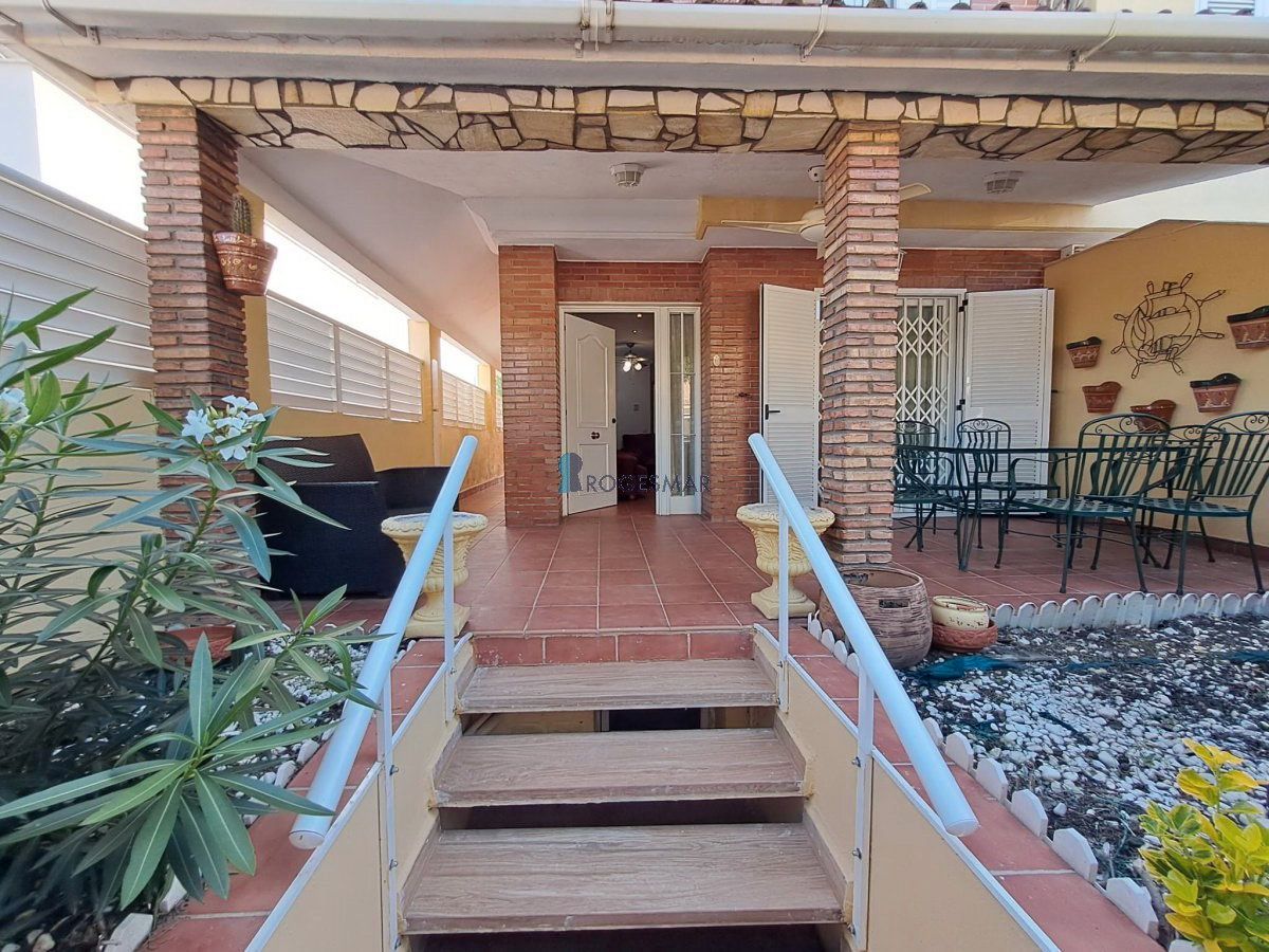 Casa adosada en venda en Benicasim / Benicàssim amb Jardí privat, Terrassa i Balcó