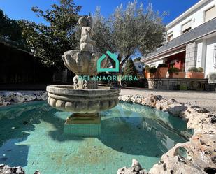 Vista exterior de Casa o xalet en venda en Torrelodones amb Terrassa