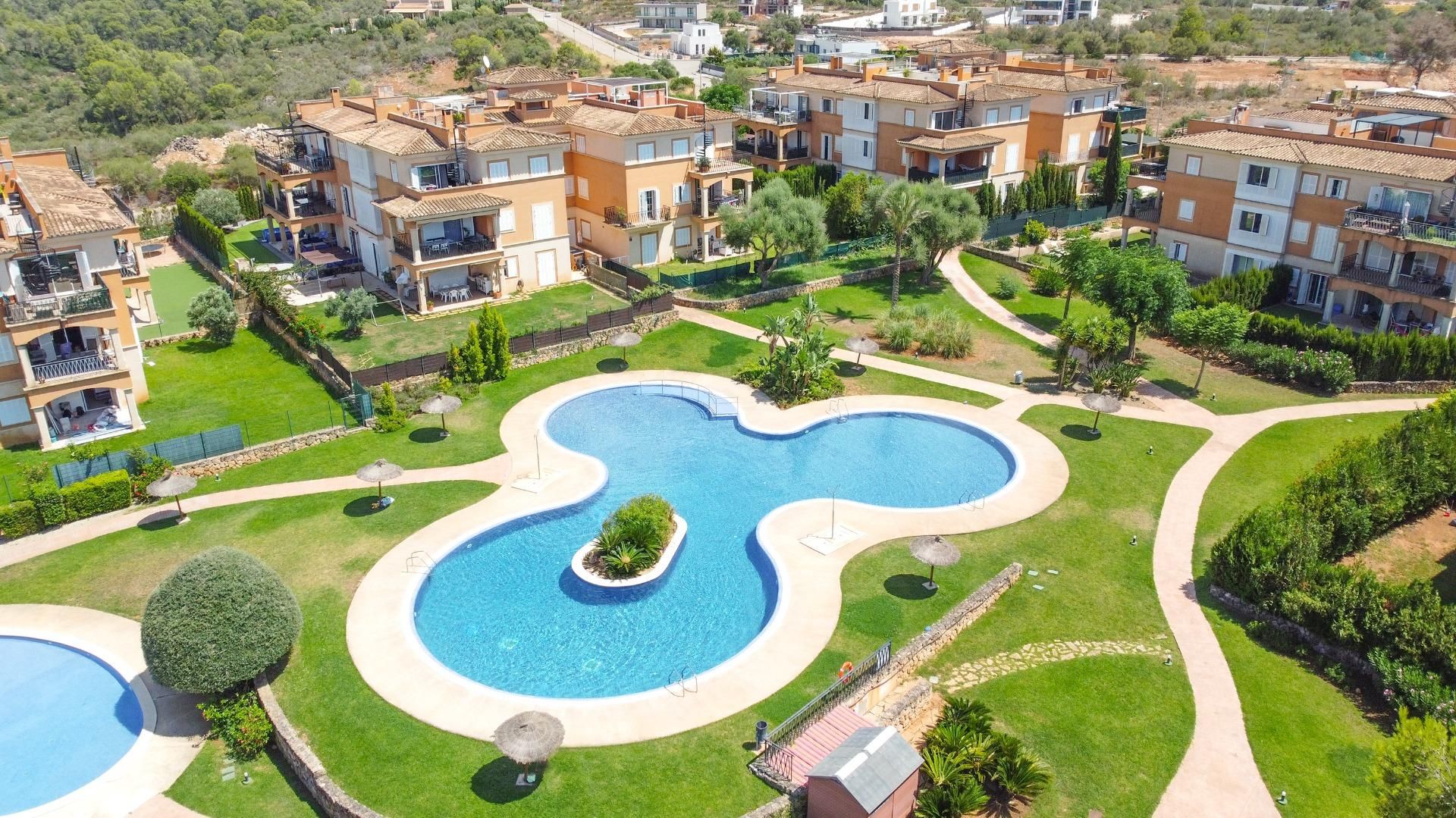 Piscina de Pis en venda en  Palma de Mallorca amb Calefacció, Jardí privat i Terrassa