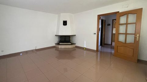 Foto 4 de Casa adosada en venda a Maçana, Salt