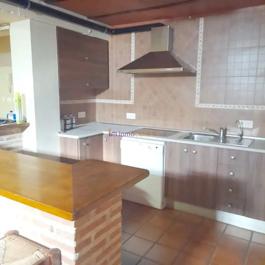 Cuina de Casa o xalet en venda en Valdepeñas amb Calefacció, Piscina i Jacuzzi