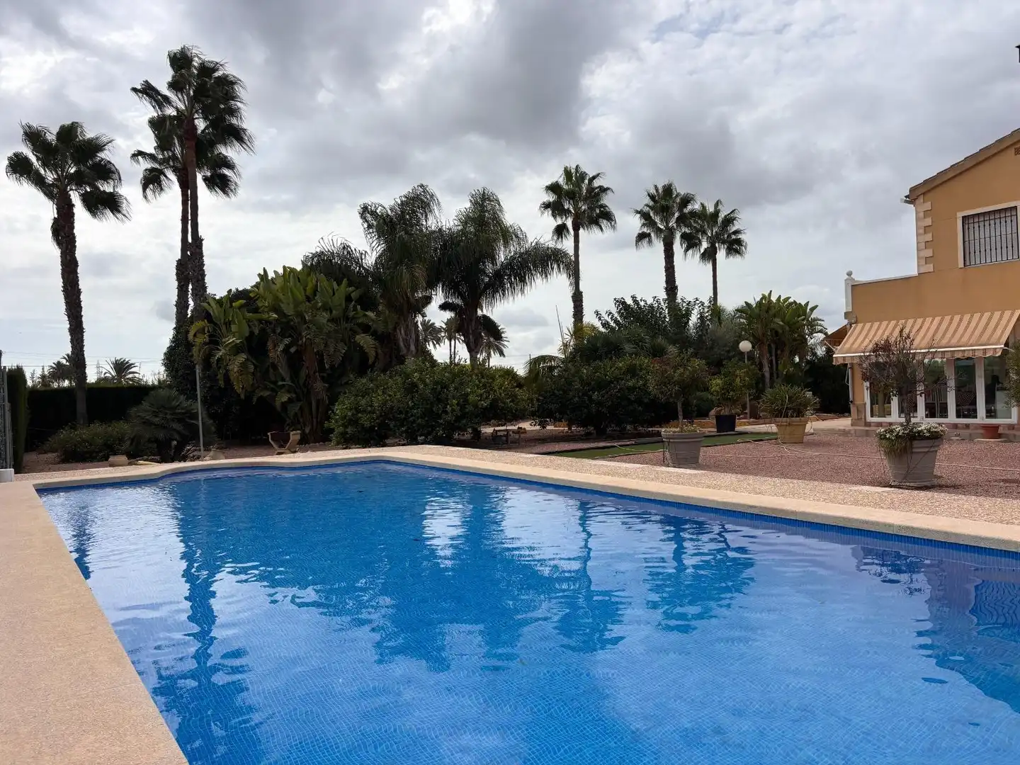 Villa avec piscine à vendre à Elche ciudad