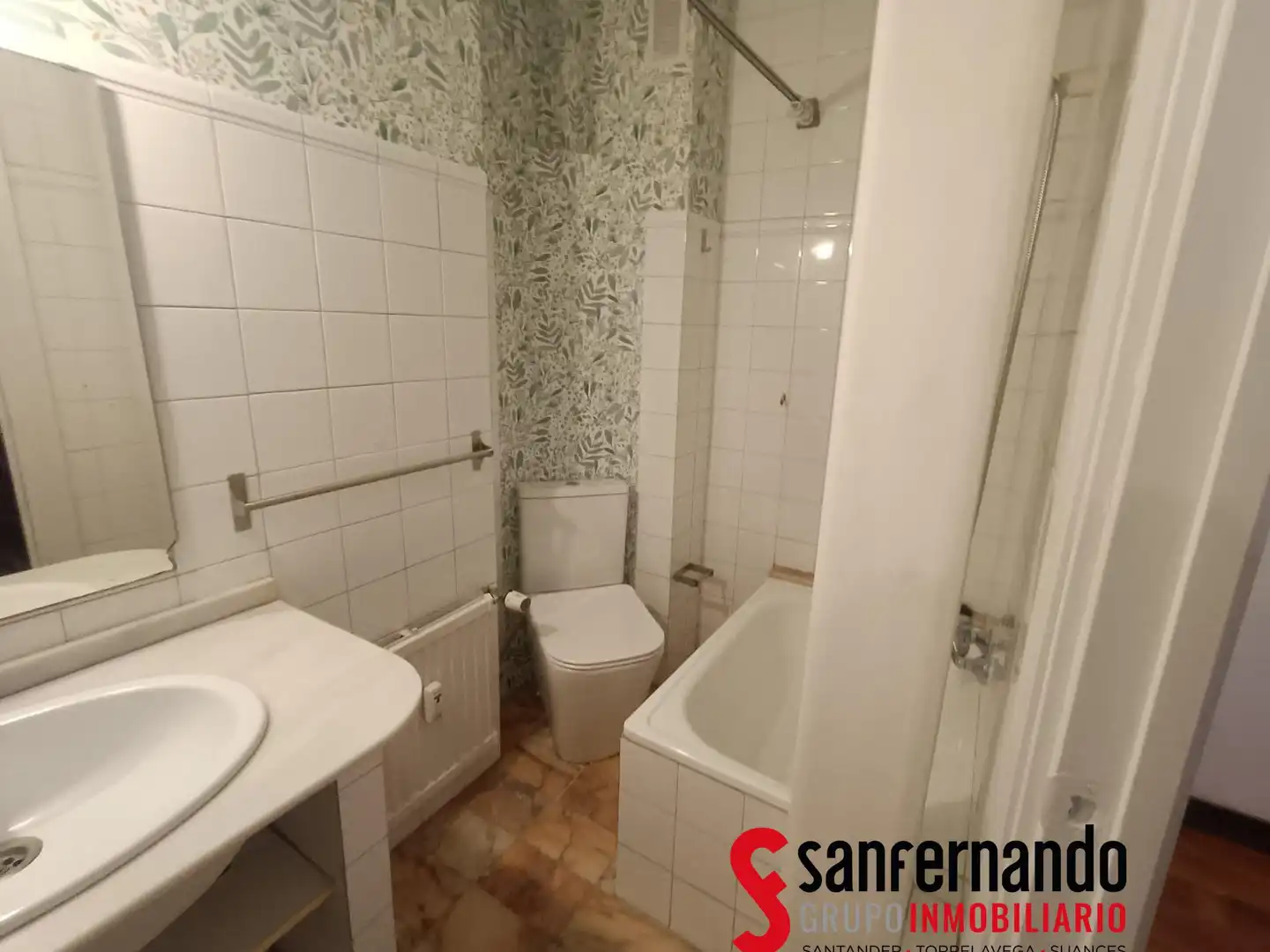Bathroom of Flat for rent in Santander  with Heating, Parquet flooring and Balcony