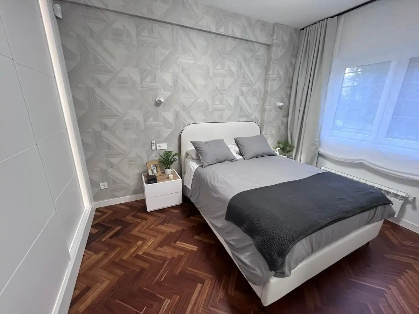 Habitación de Apartamento de alquiler en A Coruña Capital  con Calefacción y Amueblado