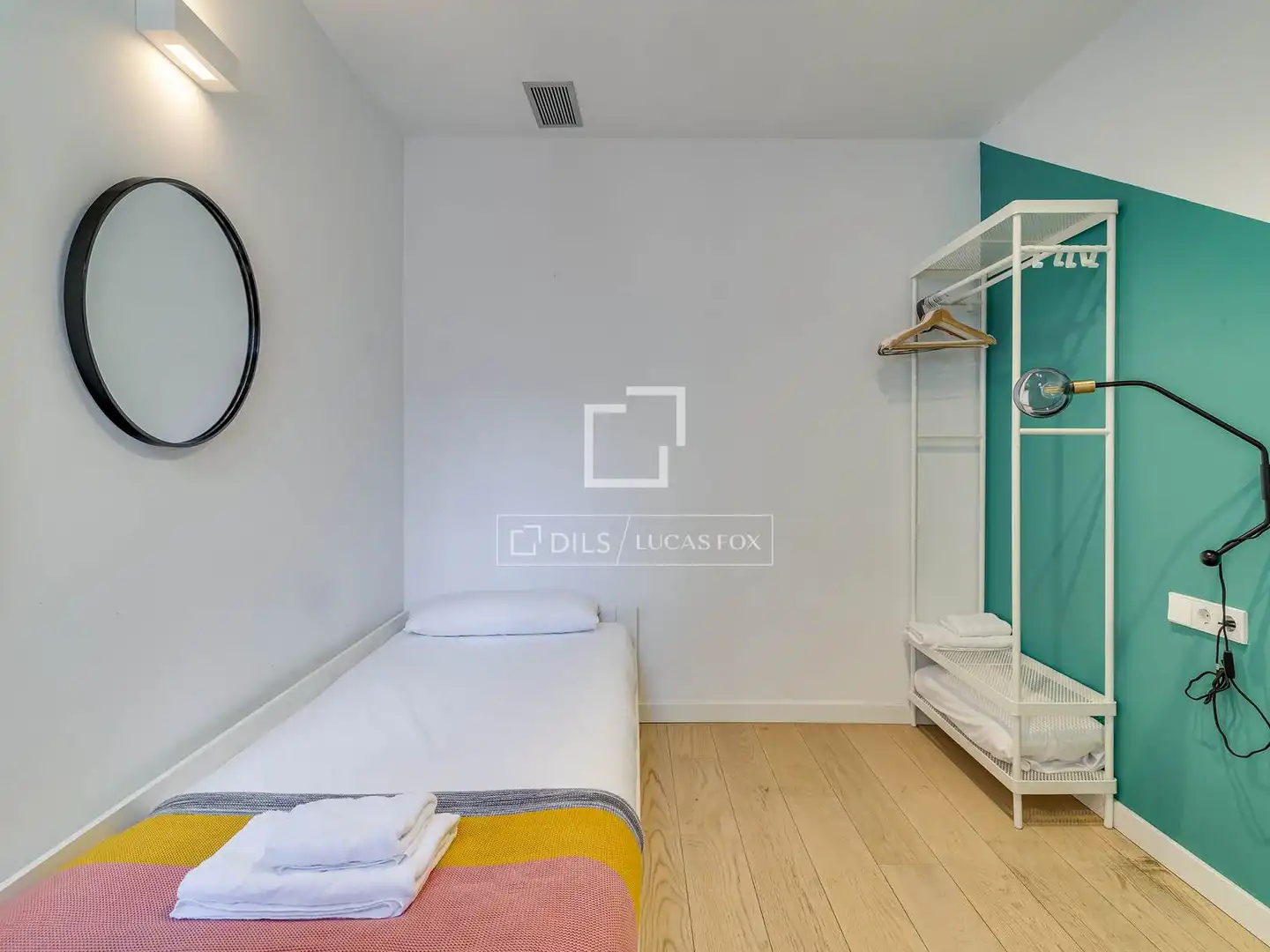 Schlafzimmer von Dachboden zum Verkauf in Barcelona mit Klimaanlage, Heizung und Terrasse