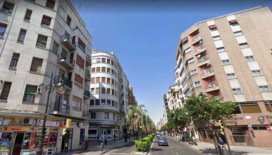 Photo 1 of Building for sale in Agustina de Aragón, Plaza de Toros, Zaragoza