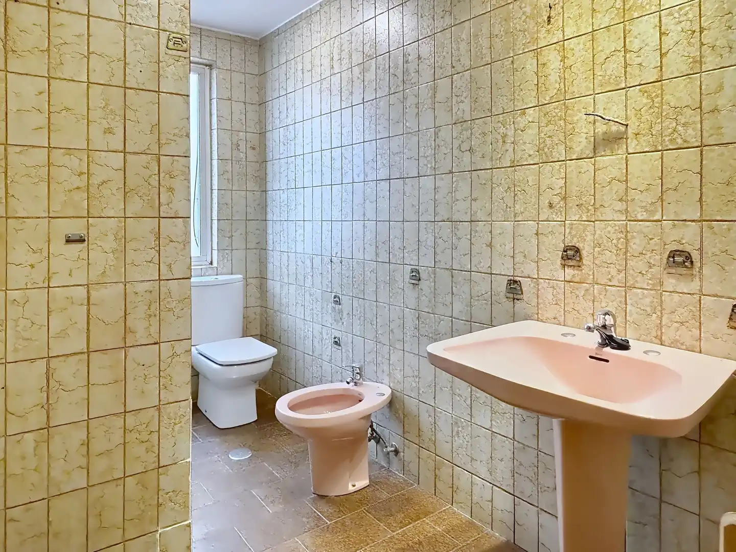Bathroom of Flat for sale in León Capital   with Heating and Terrace