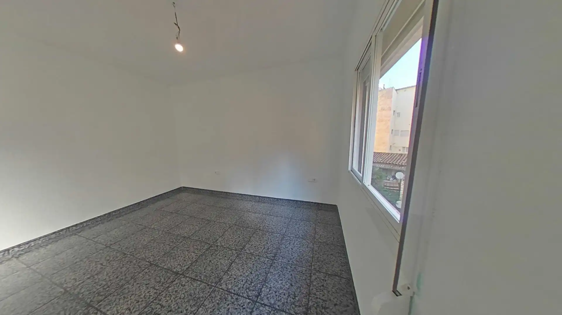 Außenansicht von Wohnung zum Verkauf in L'Hospitalet de Llobregat mit Heizung
