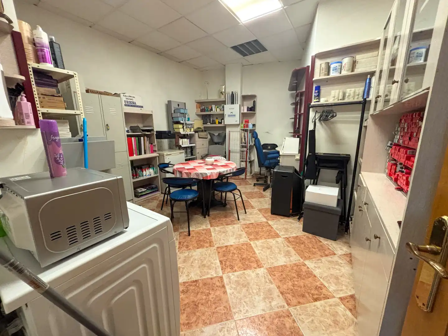 Business premises for transfer in Carrer de Pablo Iglesias, imagen 11