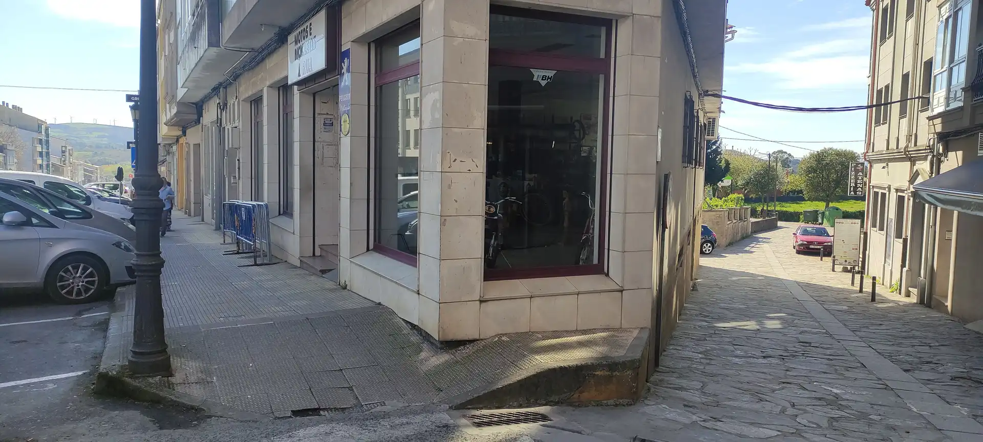 Local comercial de lloguer a Melide