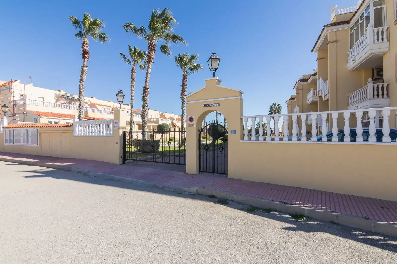 Außenansicht von Wohnung zur Miete in Orihuela mit Klimaanlage, Heizung und Terrasse