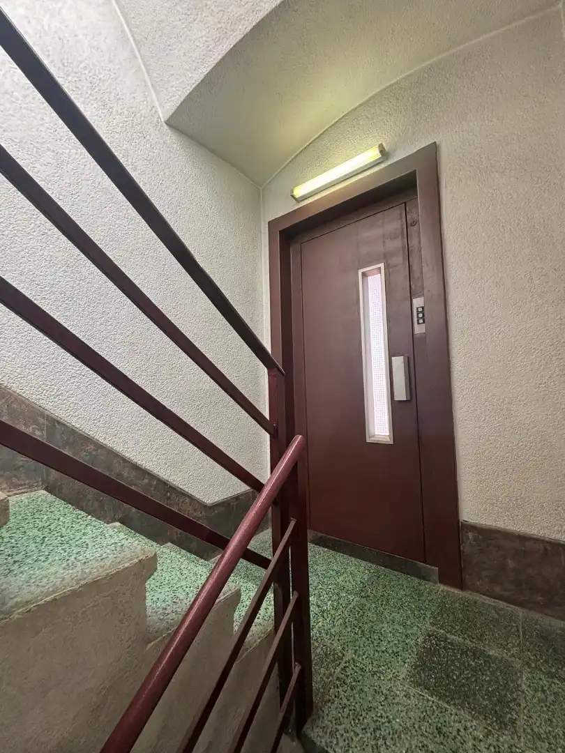 Dachboden zum Verkauf in L'Hospitalet de Llobregat mit Balkon
