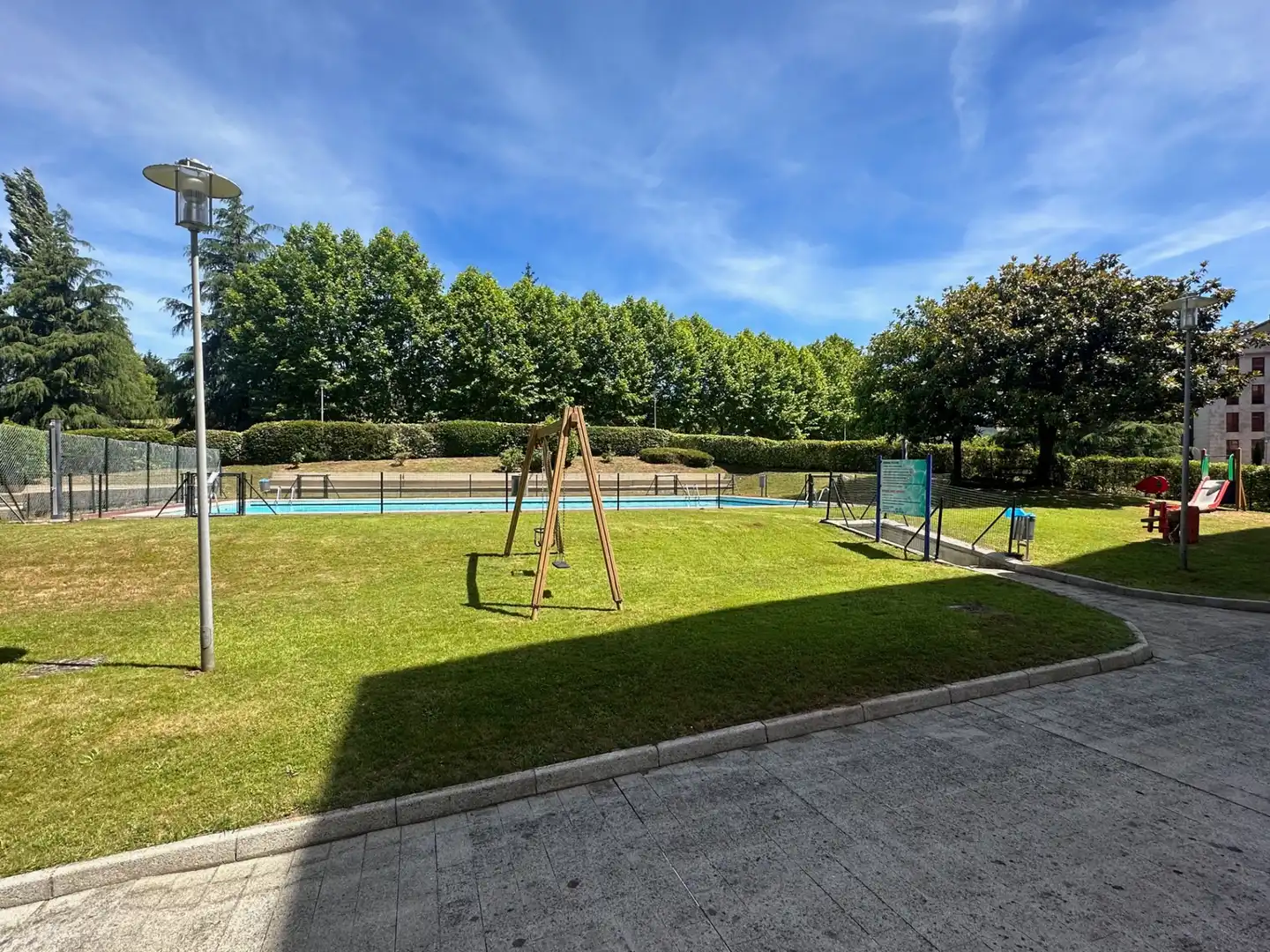 Swimming pool of Flat for rent in Santiago de Compostela   with Heating, Parquet flooring and Furnished