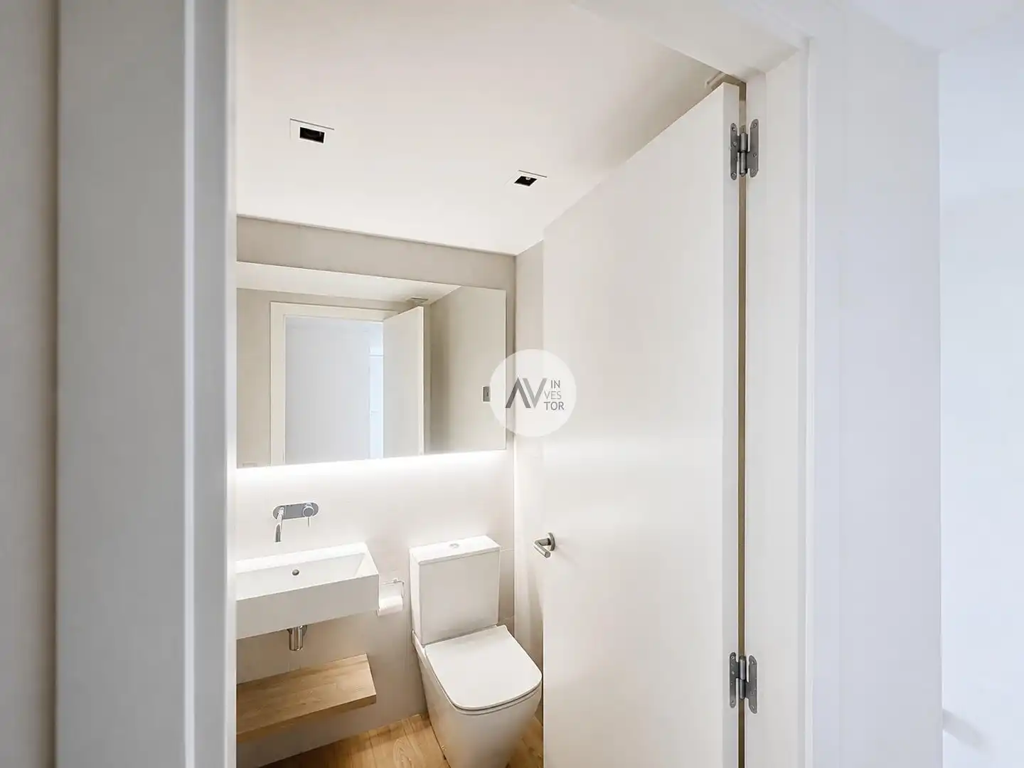Baño de Apartamento en venta en Barcelona con Aire acondicionado, Calefacción y Jardín privado