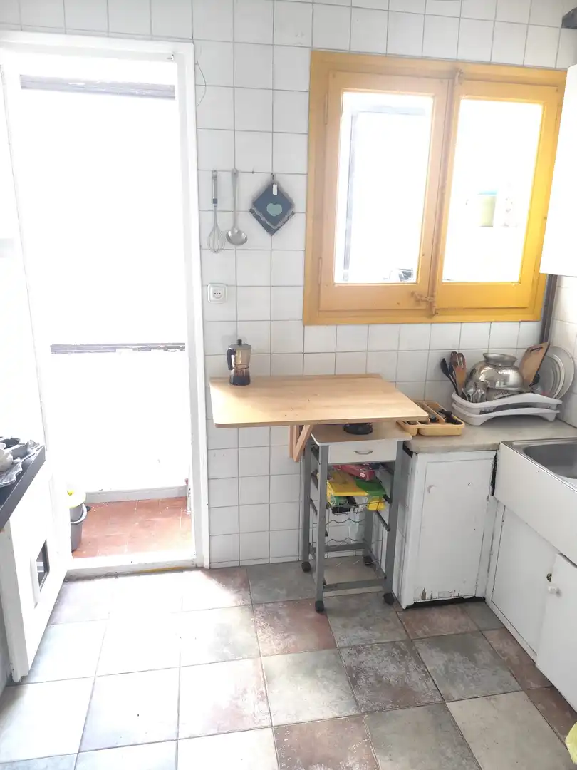 Cuina de Pis en venda en Barcelona amb Terrassa i Moblat