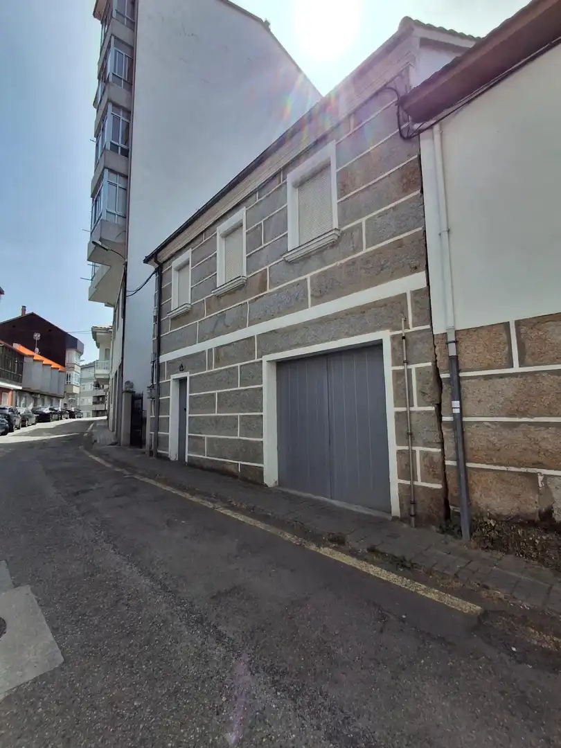 Aparcament de Casa o xalet en venda en Ourense Capital  amb Moblat