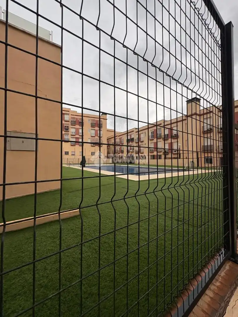 Vista exterior de Piso en venta en Cártama con Aire acondicionado, Amueblado y Piscina comunitaria