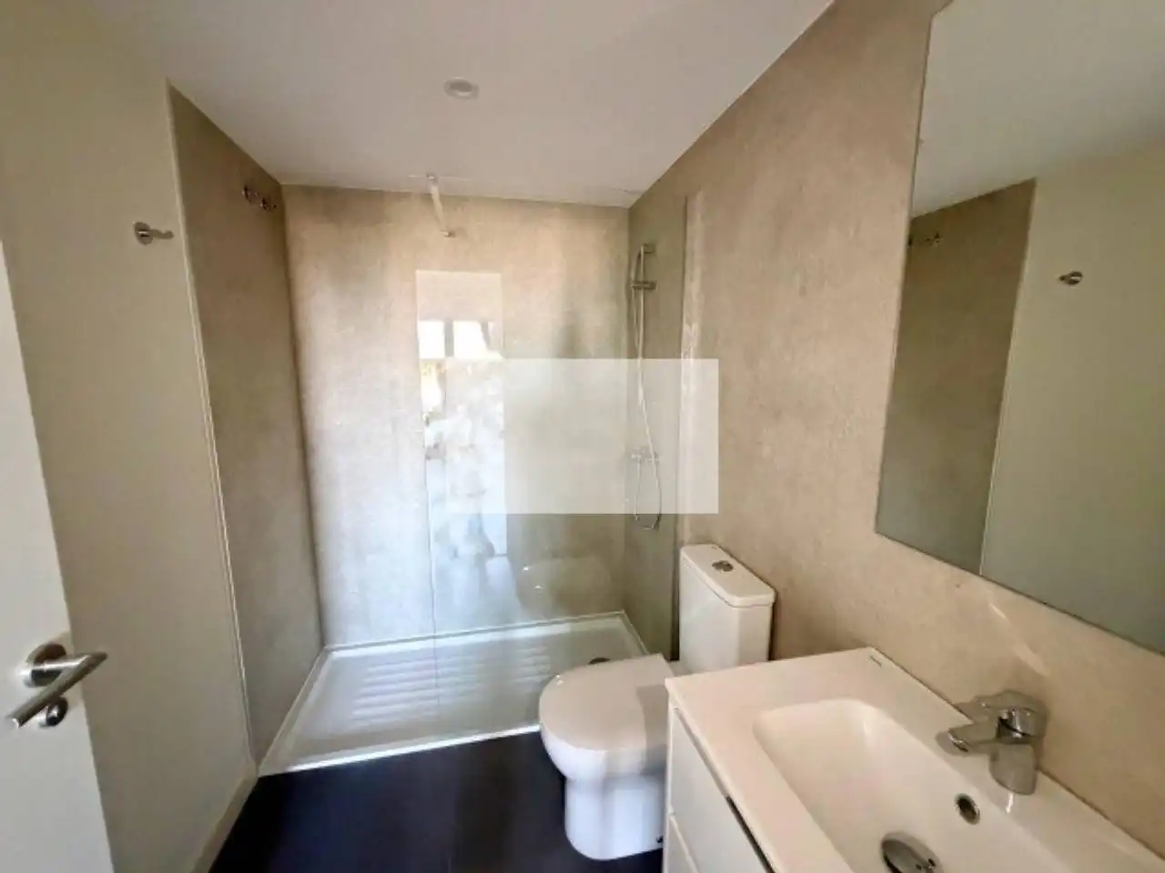 Bathroom of Flat for rent in Terrassa  with Air Conditioner, Heating and Parquet flooring