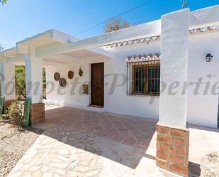 Vista exterior de Casa o xalet de lloguer en Canillas de Albaida amb Calefacció