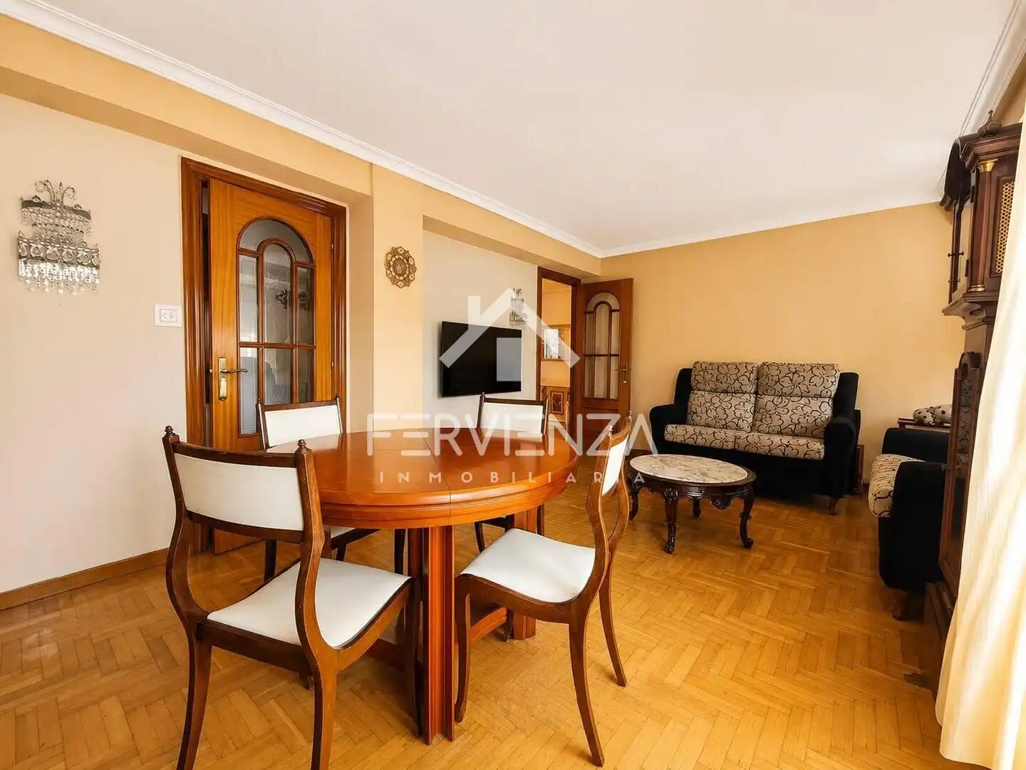 Sala d'estar de Pis en venda en Oviedo 