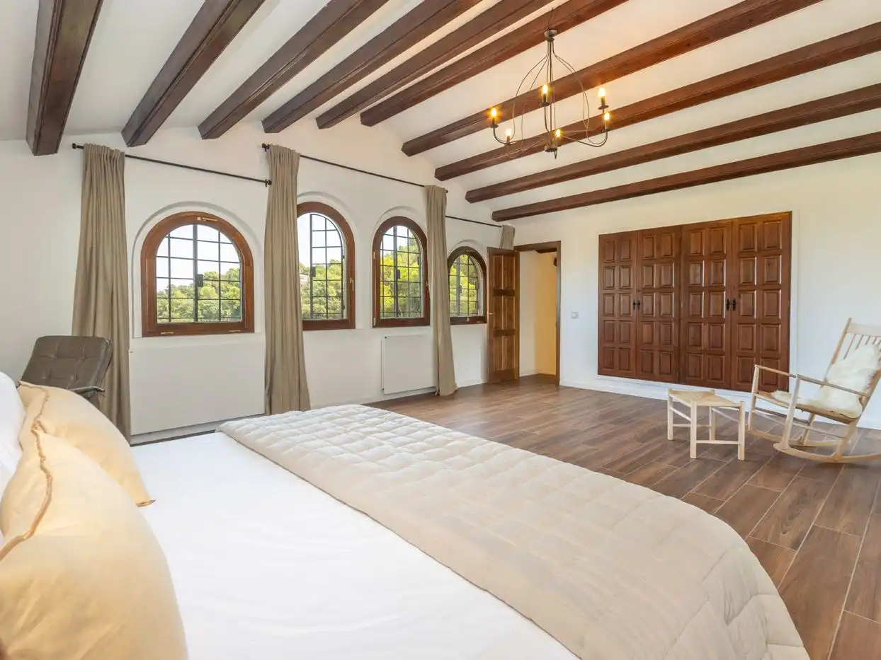Maison rustique avec piscine à louer à GI-682 1, imagen 7