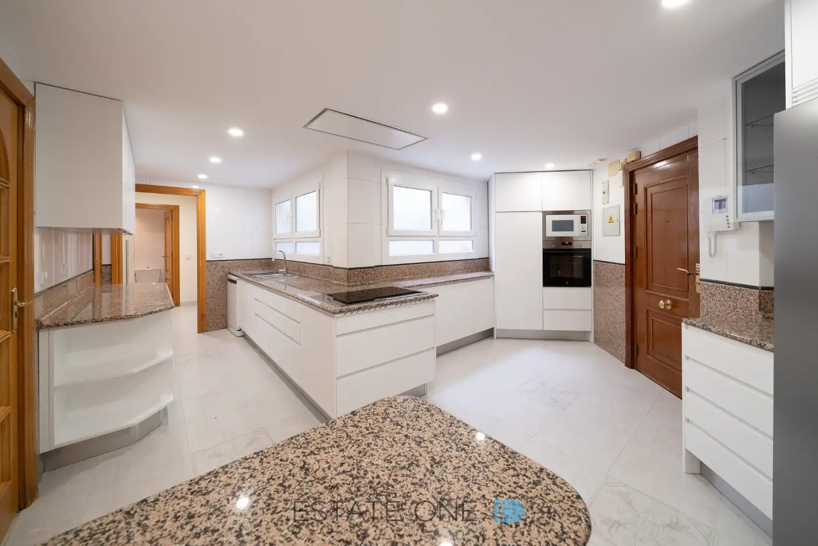 Kitchen of Flat for rent in Madrid  with Air Conditioner, Heating and Terrace
