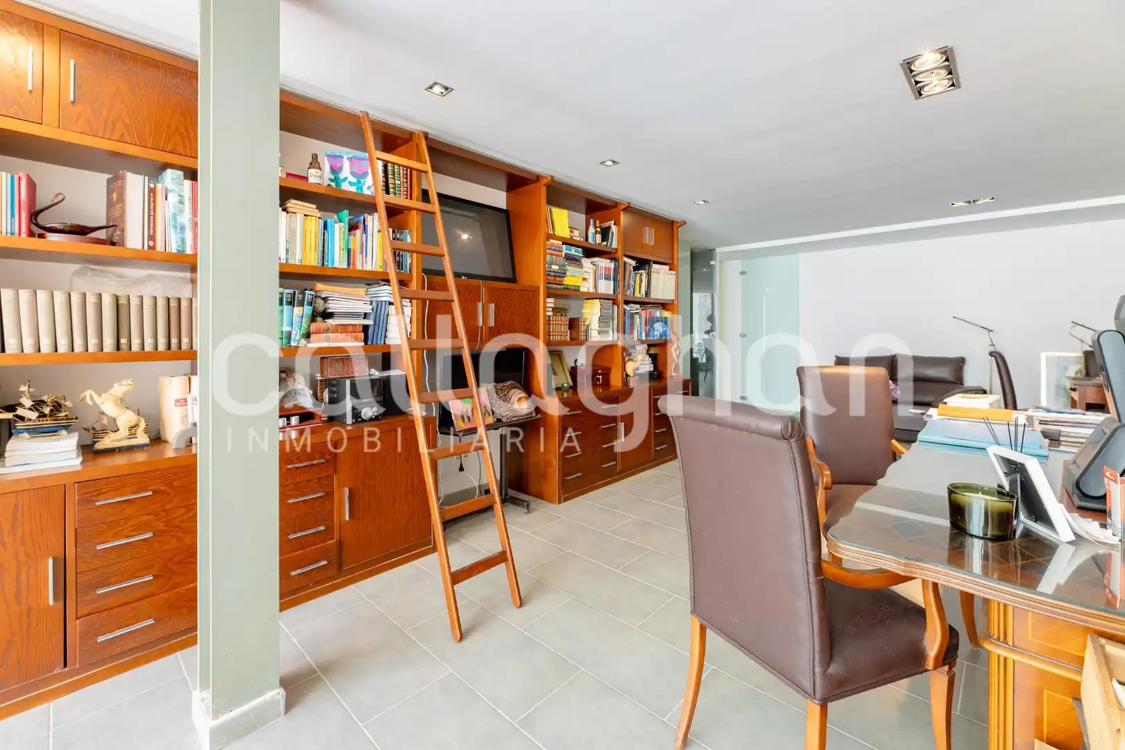 Haus oder Chalet zum Verkauf in Bétera mit Heizung, Privatgarten und Terrasse