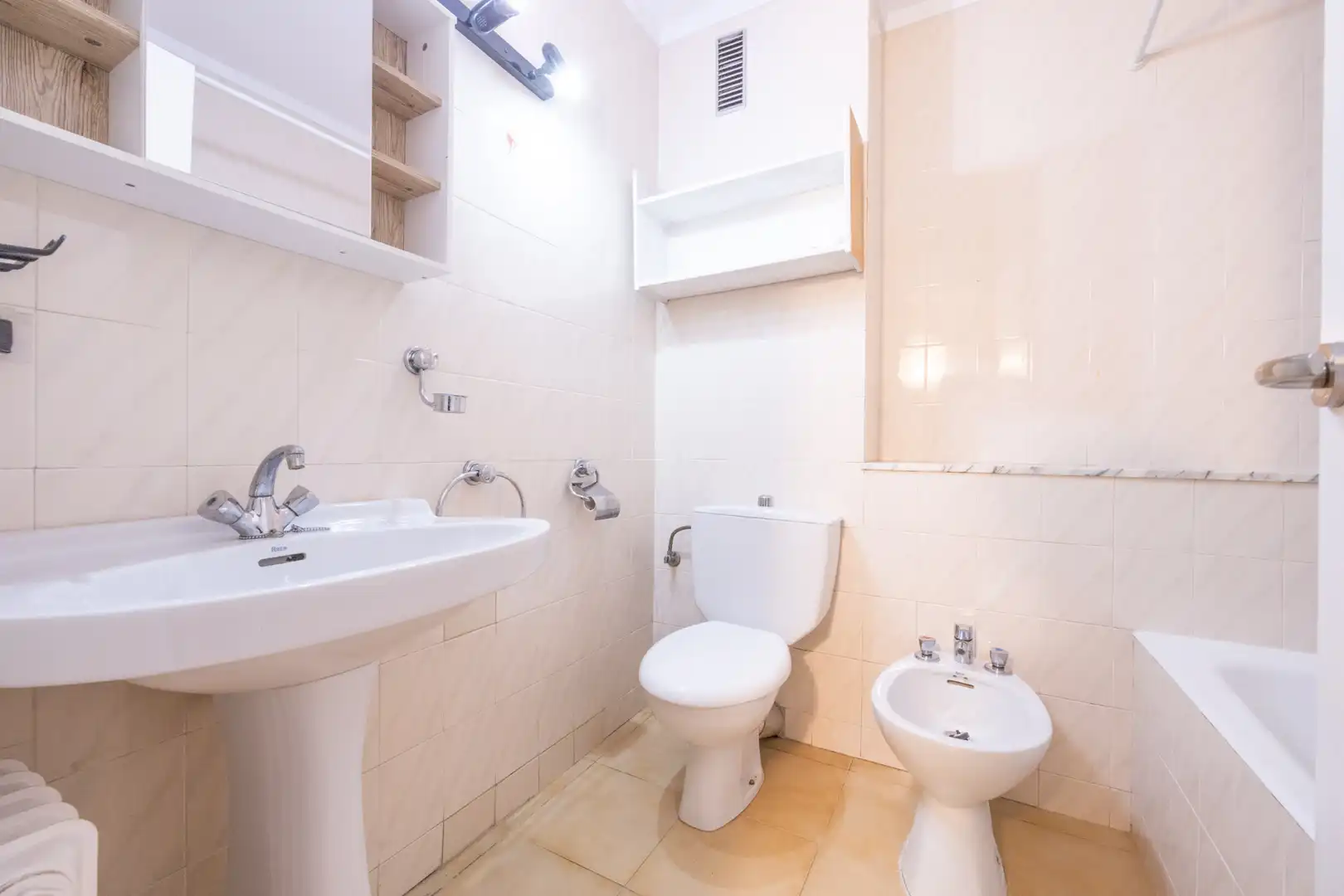 Baño de Piso en venta en Vic con Calefacción y Trastero