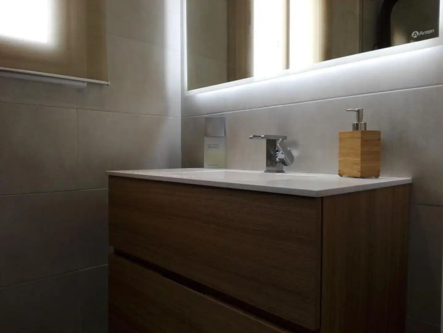 Bathroom of Attic for sale in Barcelona  with Air Conditioner and Terrace